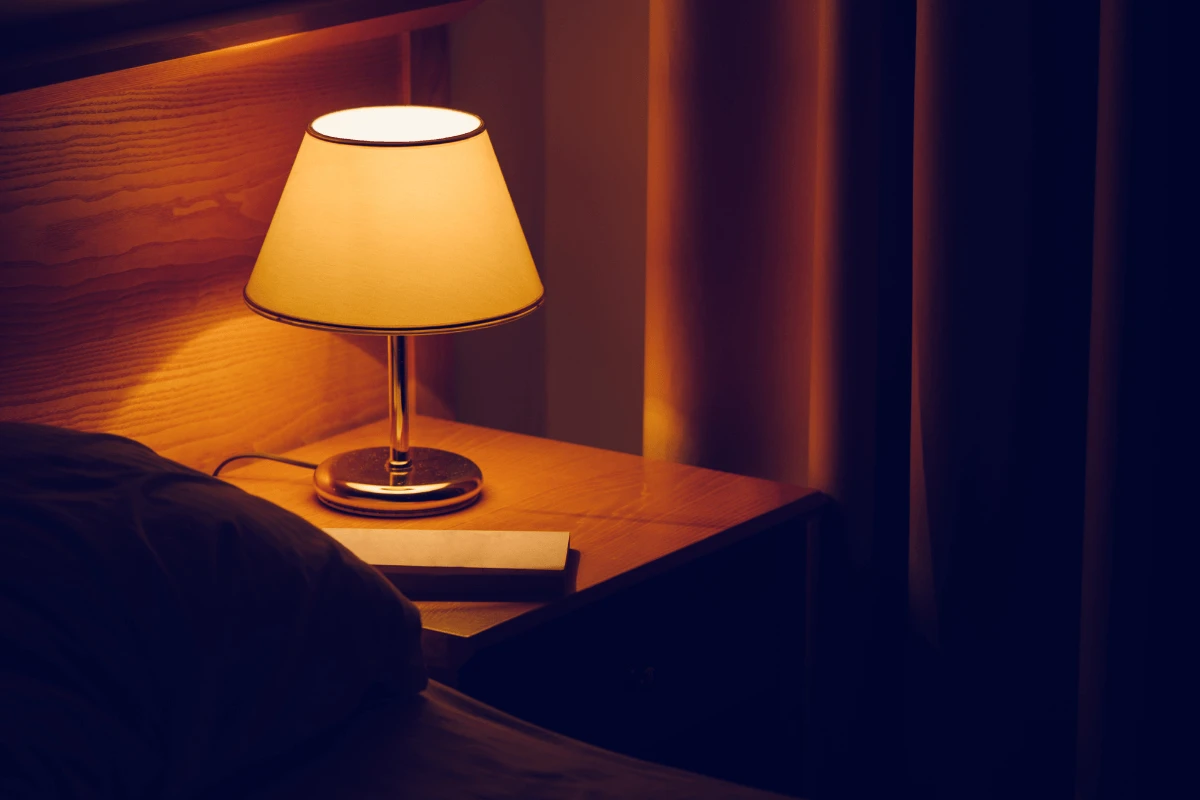 Salah Pilih Lampu Tidur di Meja Berakibat Insomnia