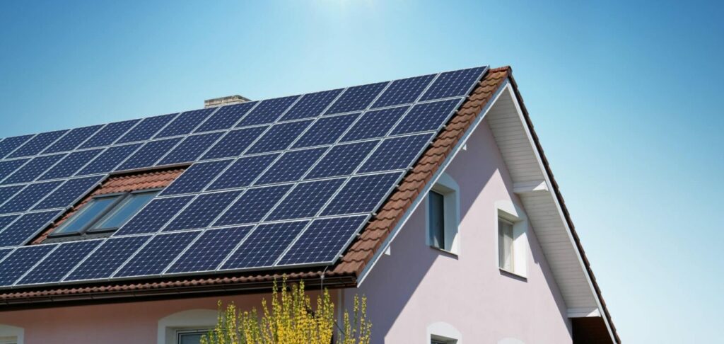 6 Pilihan Solar Panel yang Murah untuk Rumah Hunian