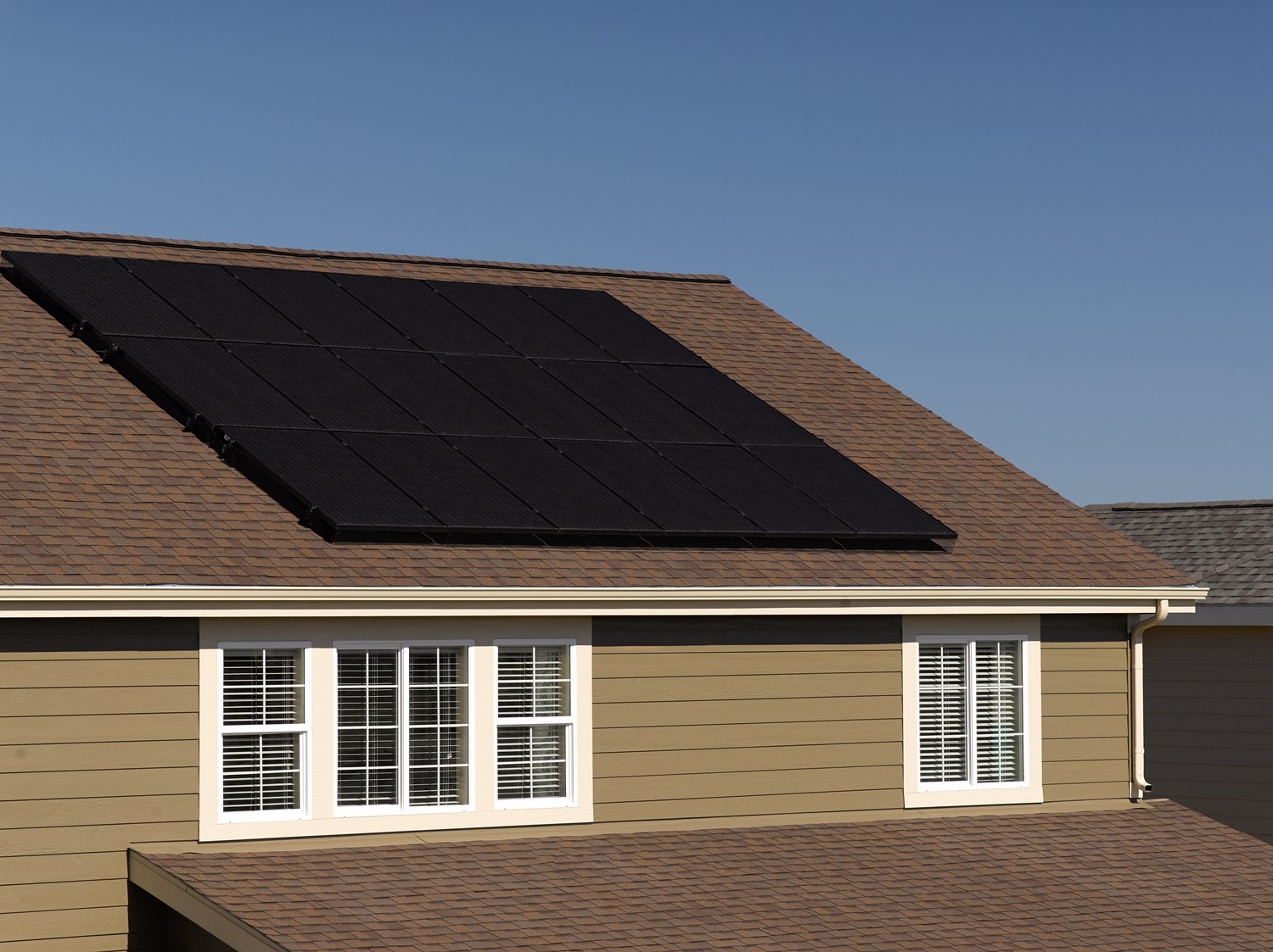 6 Pilihan Solar Panel yang Murah untuk Rumah Hunian