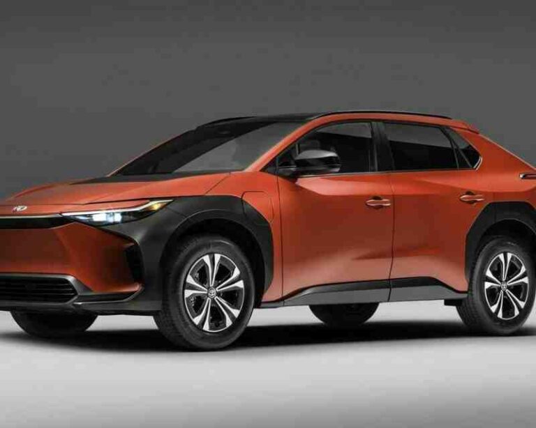 mobil listrik toyota