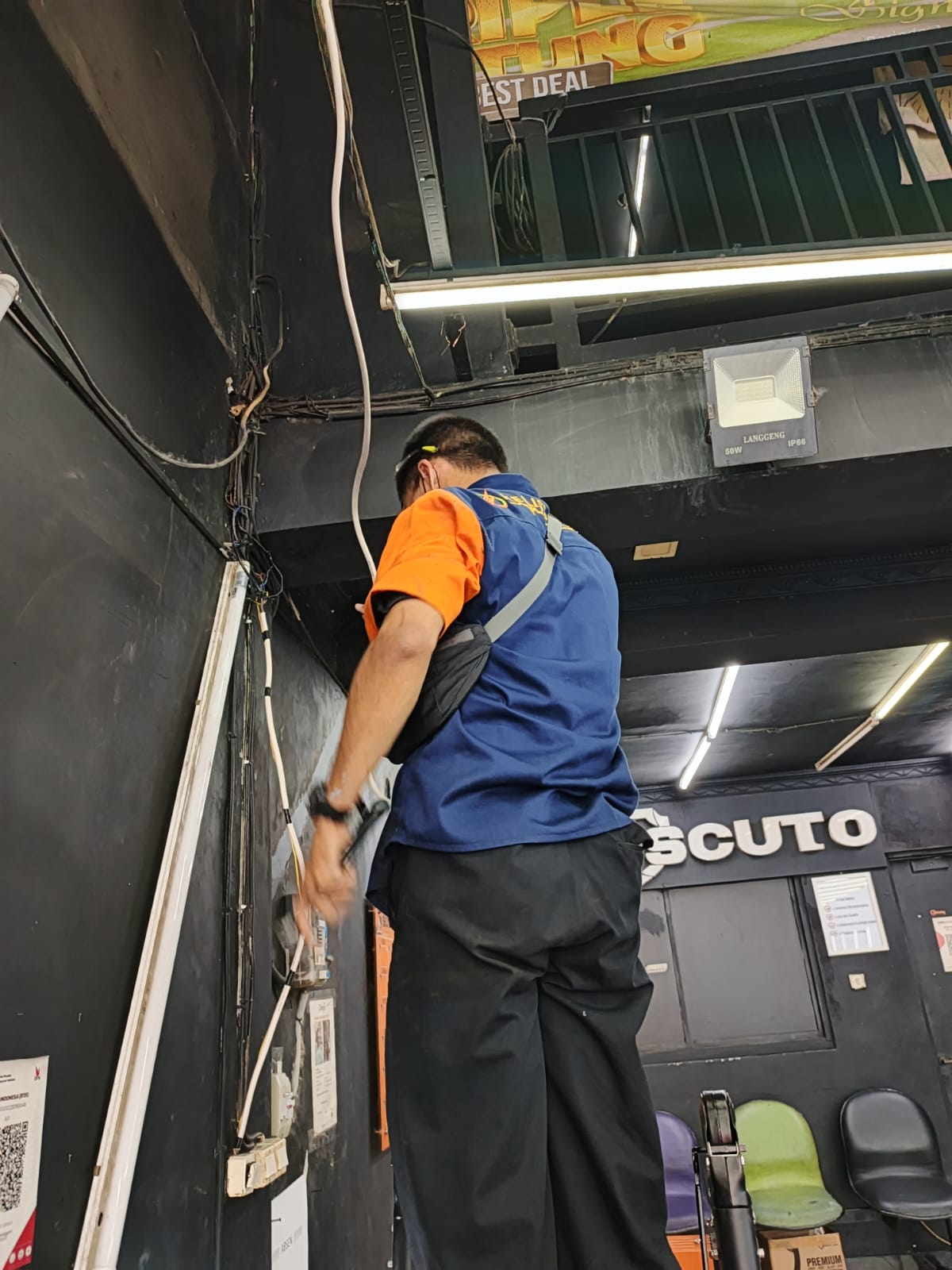 Pekerjaan Perapihan Instalasi Listrik